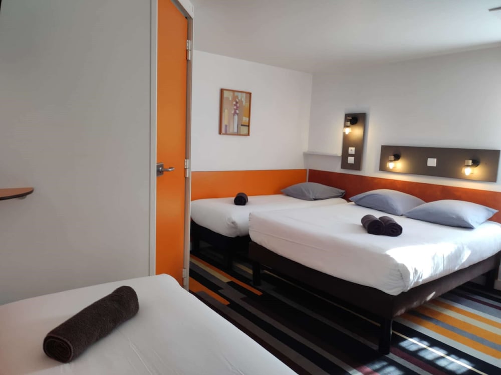 Standard, 2 Double Beds