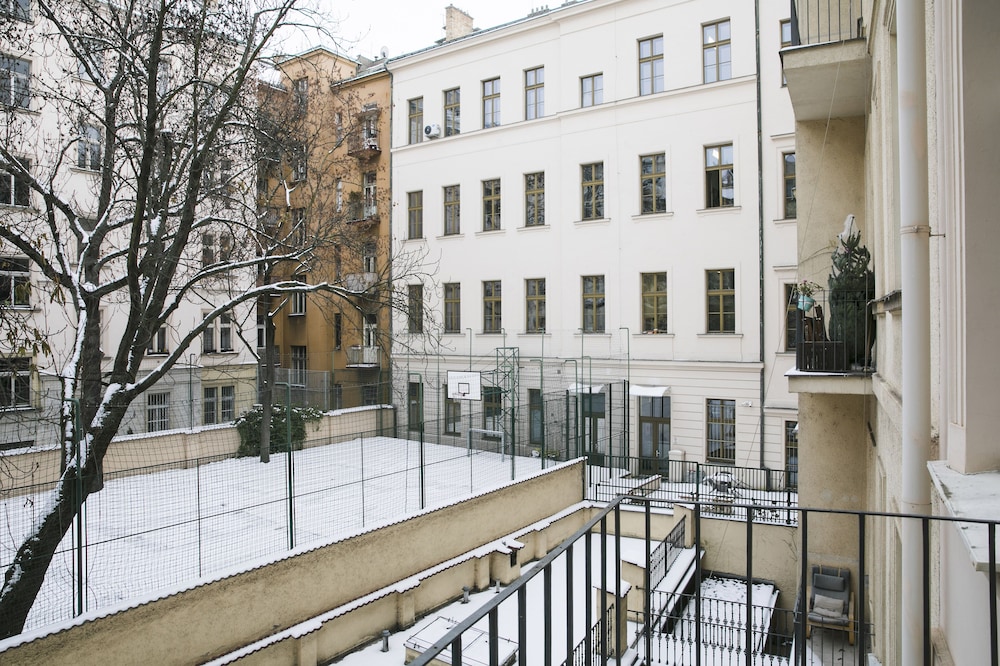 Numa I Flow Rooms & Apartments 6/67