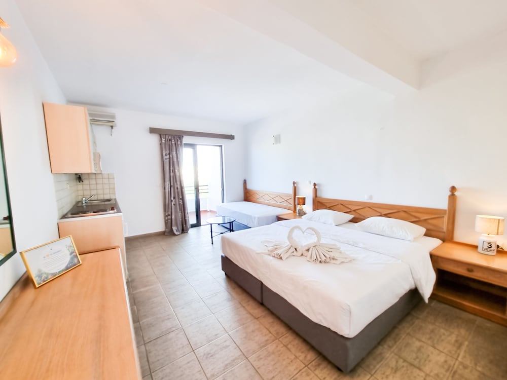 Penelope Hotel 15/30