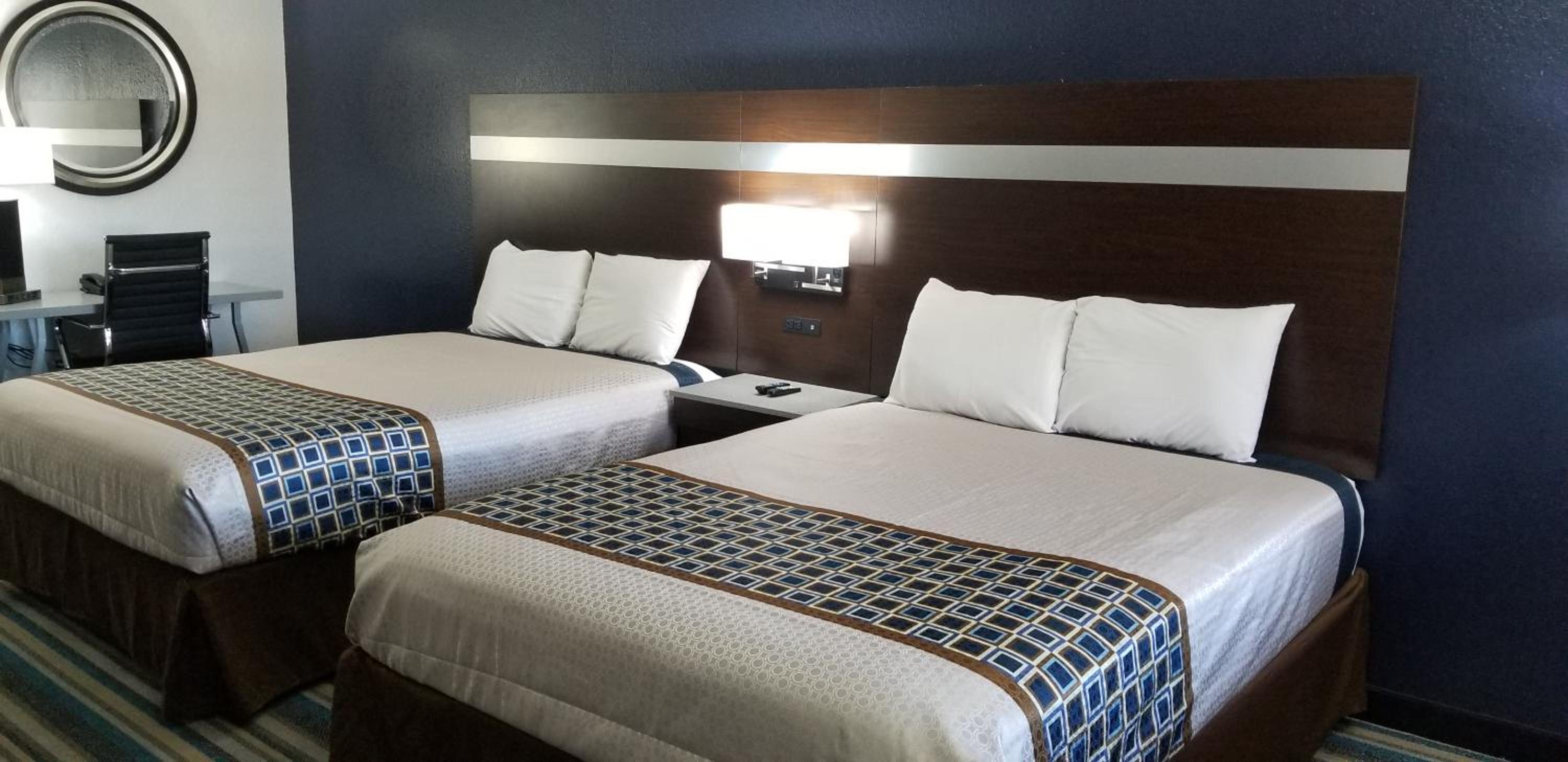 STANDARD, 2 QUEEN BEDS