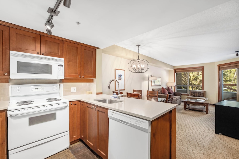 Horstman House By Whistler Premier 10/68