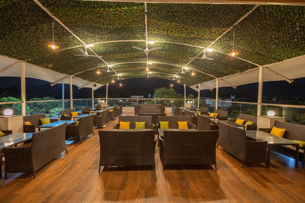 Freesia Resort by Express Inn 30/45