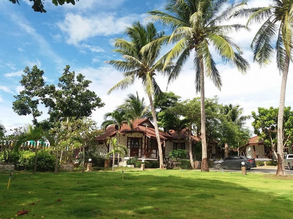 Talkoo Beach Resort 57/58