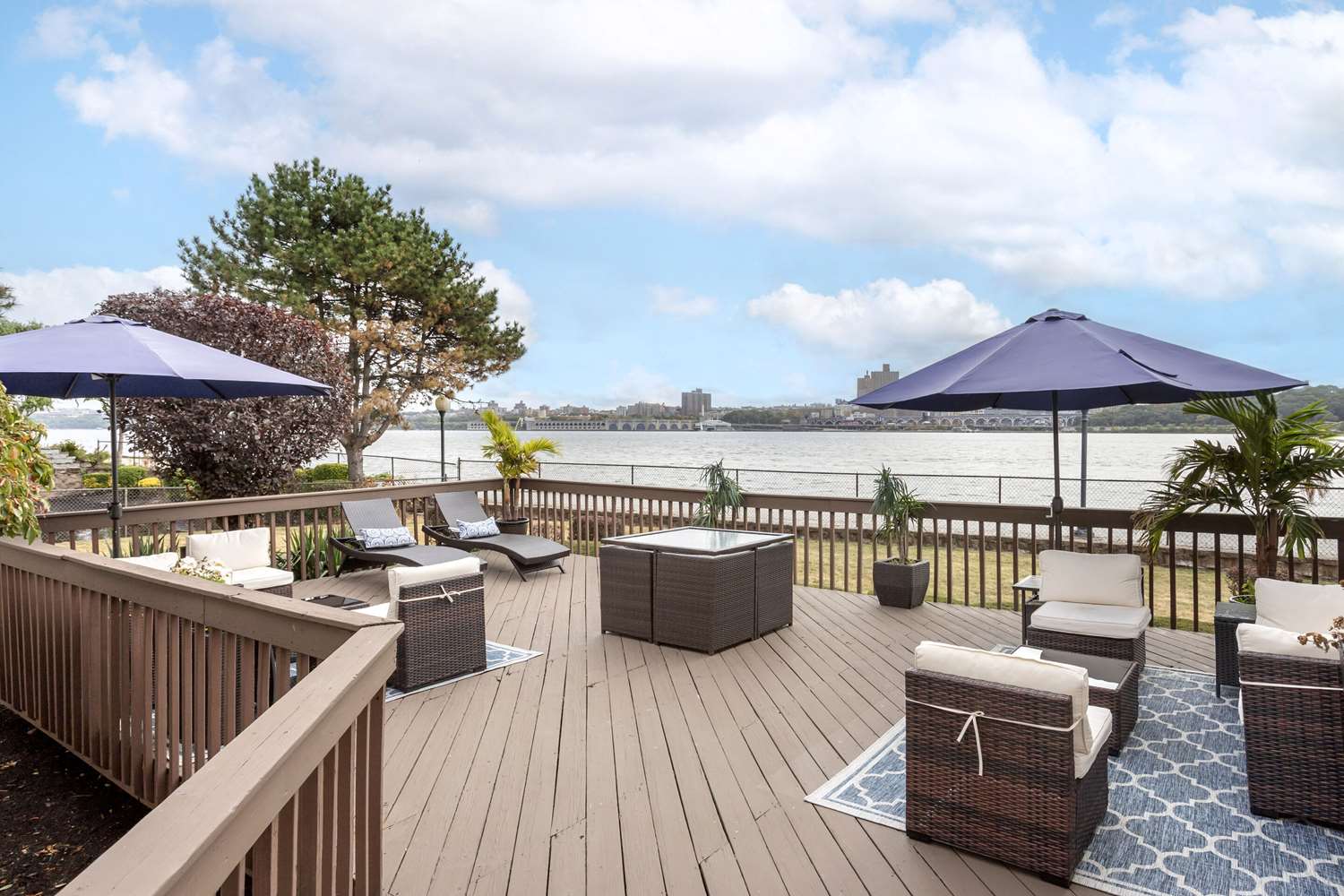 Comfort Inn Edgewater on Hudson River 2/37