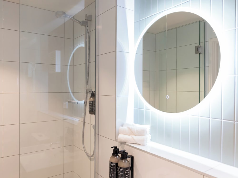 Junior King Suite with Lounge، Rose Park Hotel Auckland 10/10