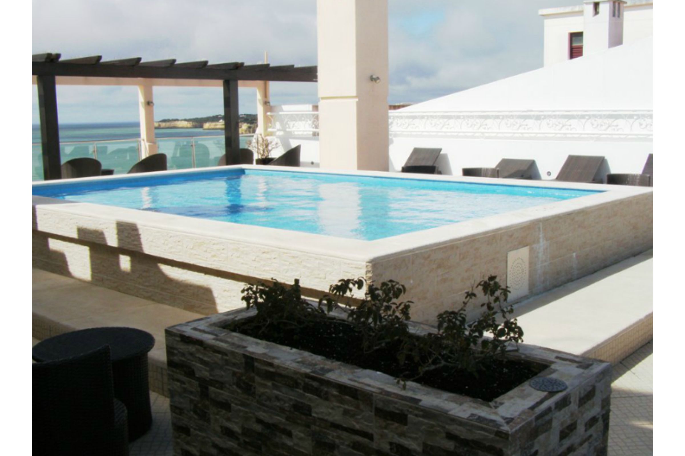 Algar Apartments 24/27