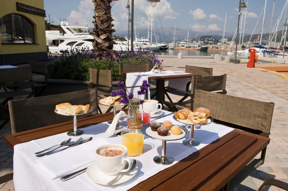 Marina Place Resort 40/51