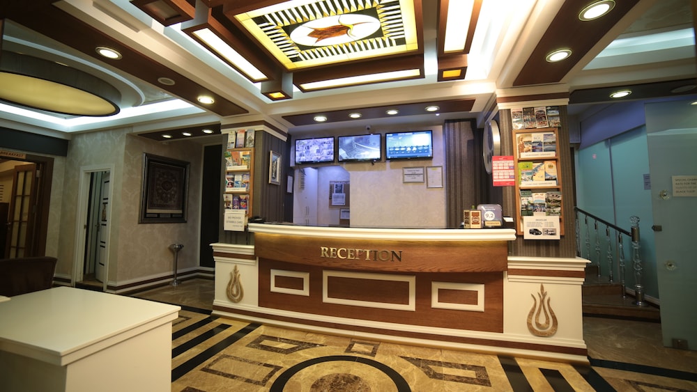 Hotel Black Pearl 10/73