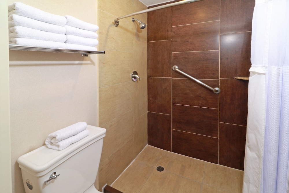 Staybridge Suites Queretaro 20/75