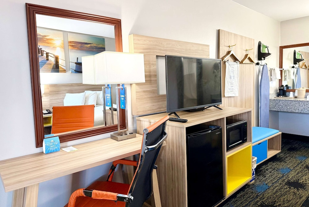 Days Inn by Wyndham Greenville AL 21/33