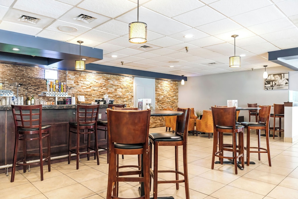 Kahler Inn and Suites - Mayo Clinic Area 46/60