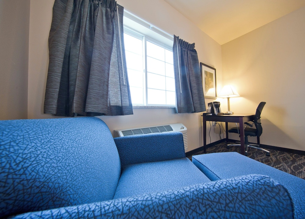 Cobblestone Inn & Suites - Boone 30/50
