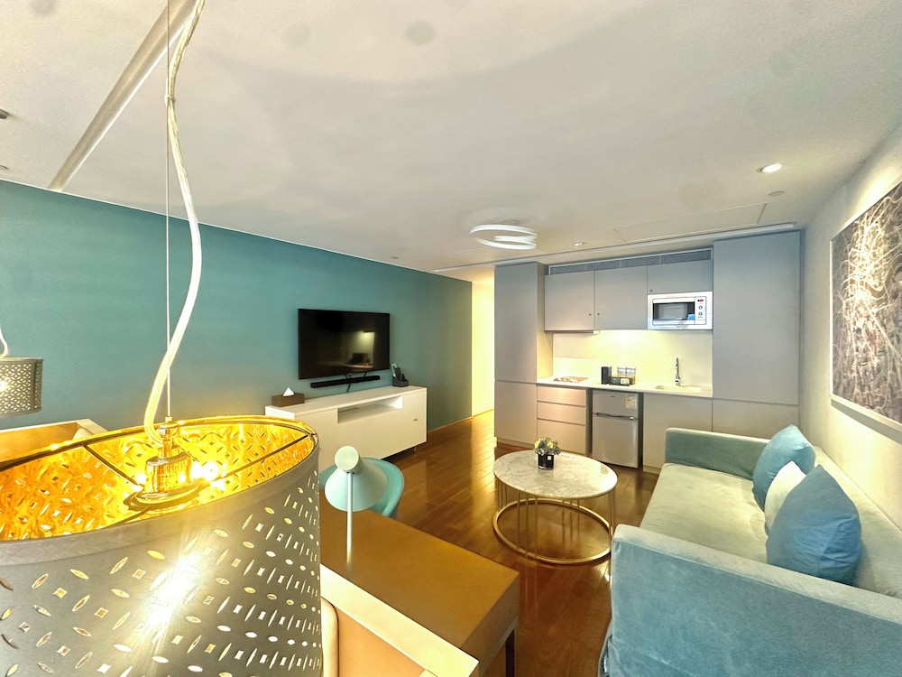 The Connaught (Ex. Citadines Harbourview Hong Kong) 44/61