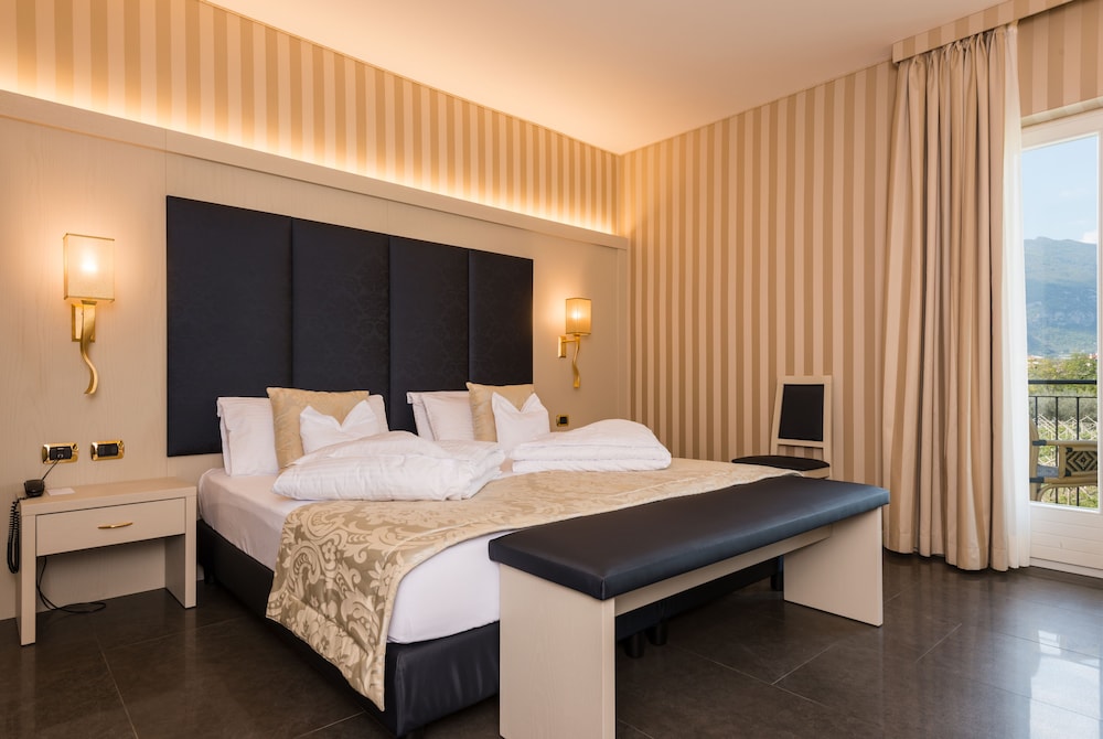 Villa Nicolli Romantic Resort - Adults Only 12/50