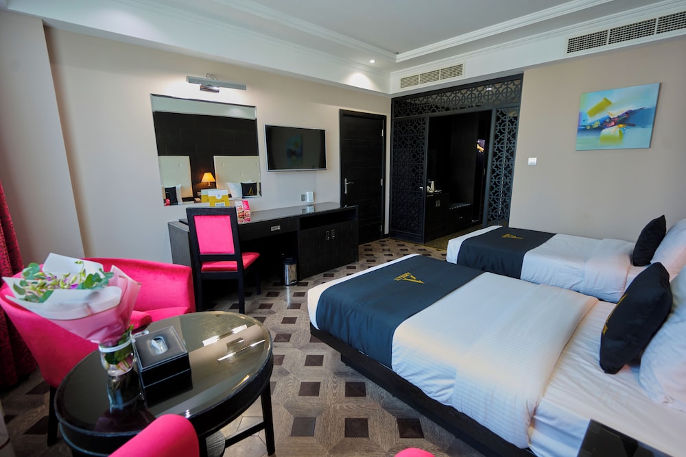Arman Hotel 15/50