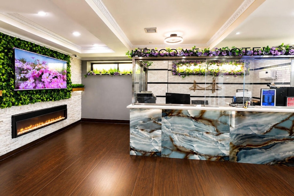 Hotel Pergola JFK Airport 14/15