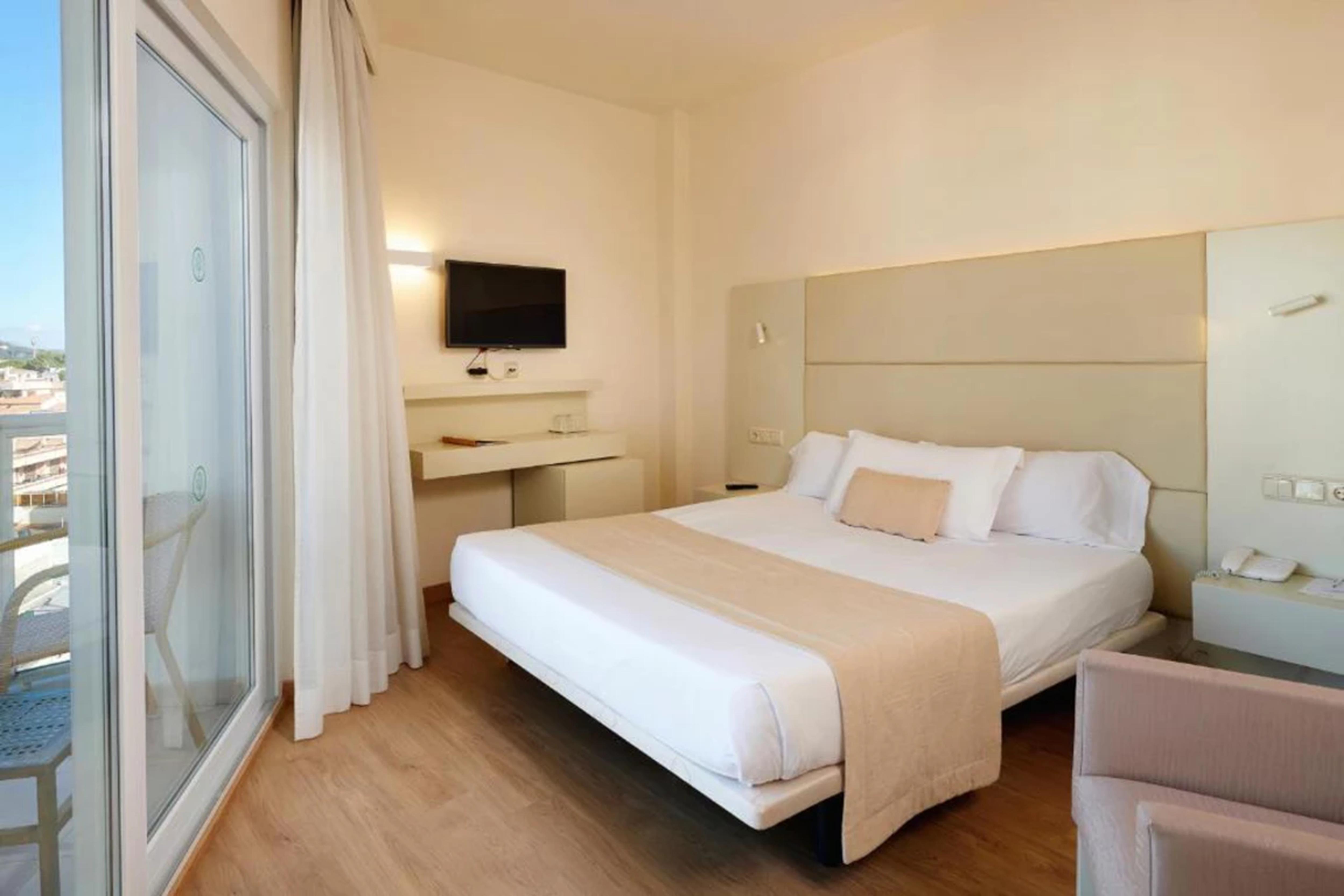 Standard, Single, Balcony or Terrace
