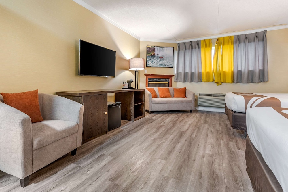 Quality Inn and Suites Niagara Falls ON 21/30