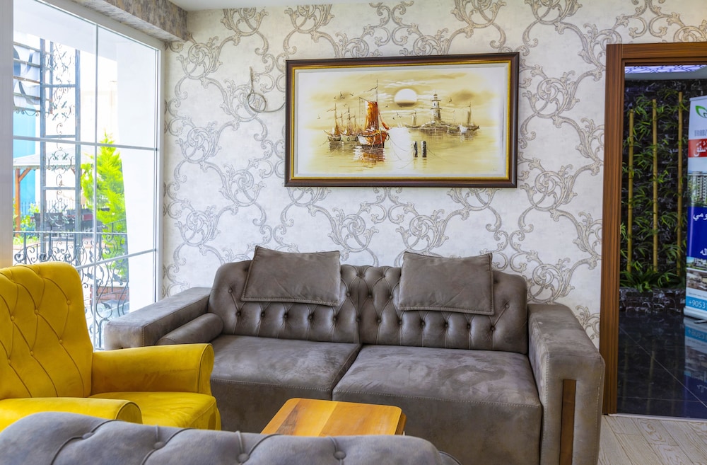 Andalouse Airport Suite Hotel 36/50