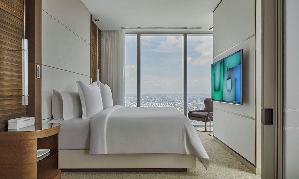1 Bedroom, Landmark, Suite, King Bed, Corner