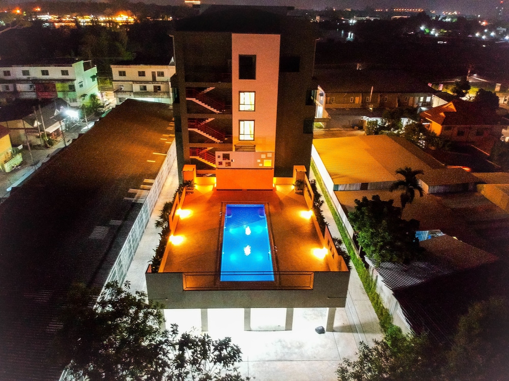 Comet Hotel Suratthani 2/26