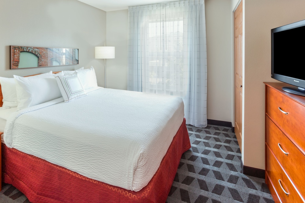 Towneplace Suites By Marriott Minneapolis West Stlouis Park 15/50