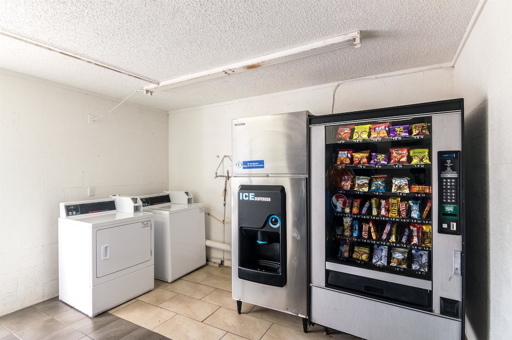 Motel 6 Clinton OK 47/64
