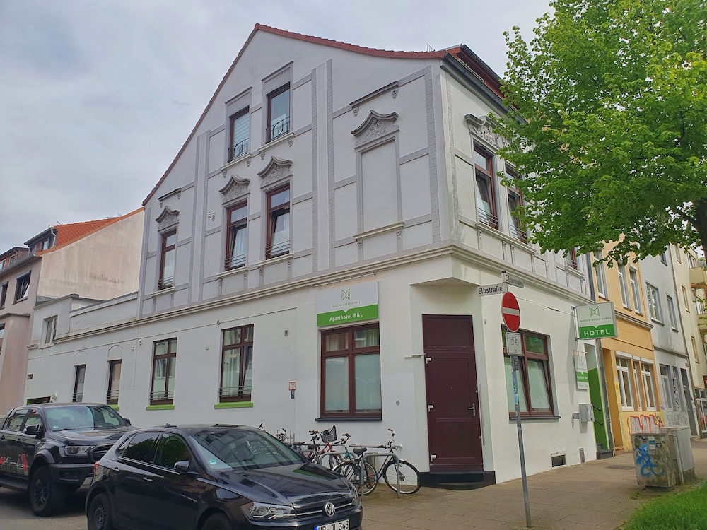 B & L Hostel 37/50