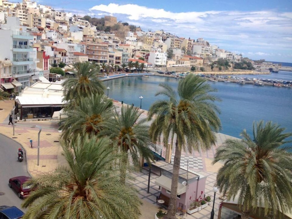 Itanos Hotel 23/25