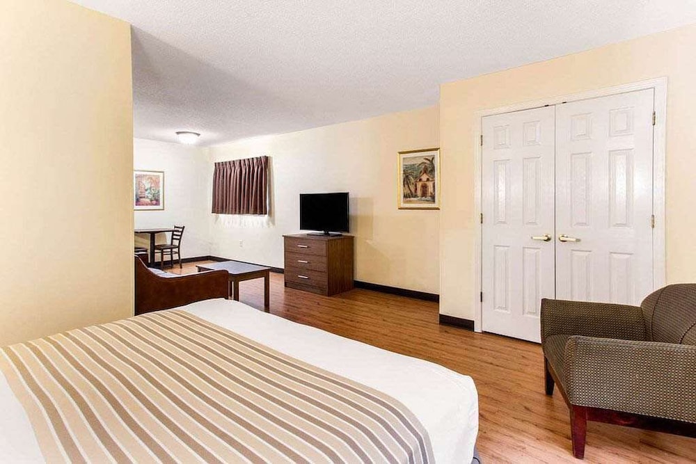 غرفة ديلوكس بسرير كوين، Motel6 Myrtle Beach, SC 4/6