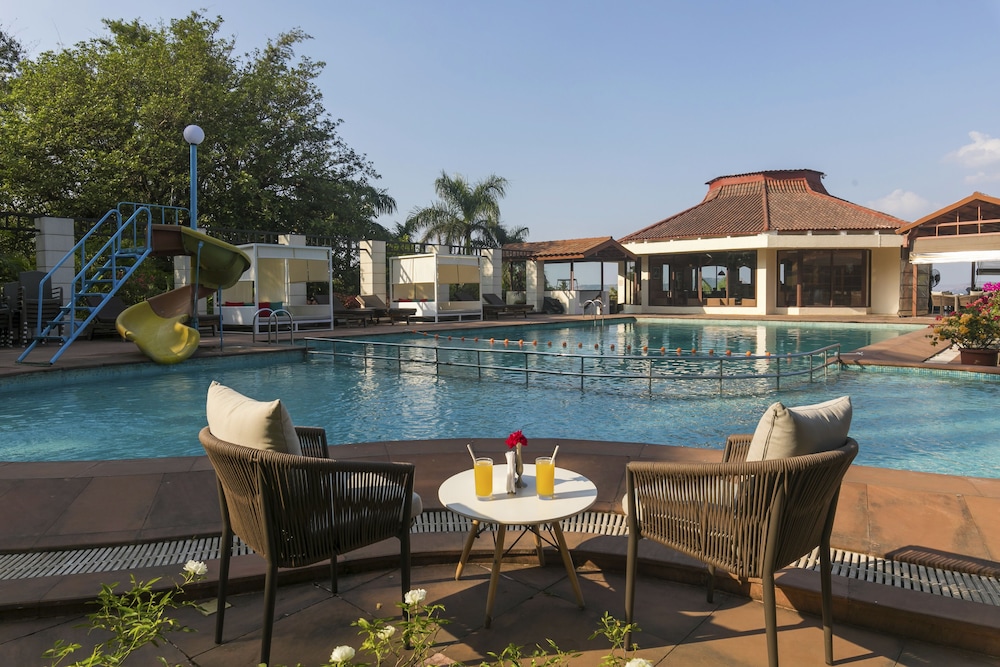 Athiva Resort & Spa Khandala 5/48