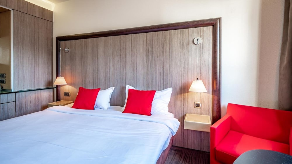 HOTEL DE BONLIEU 4/15