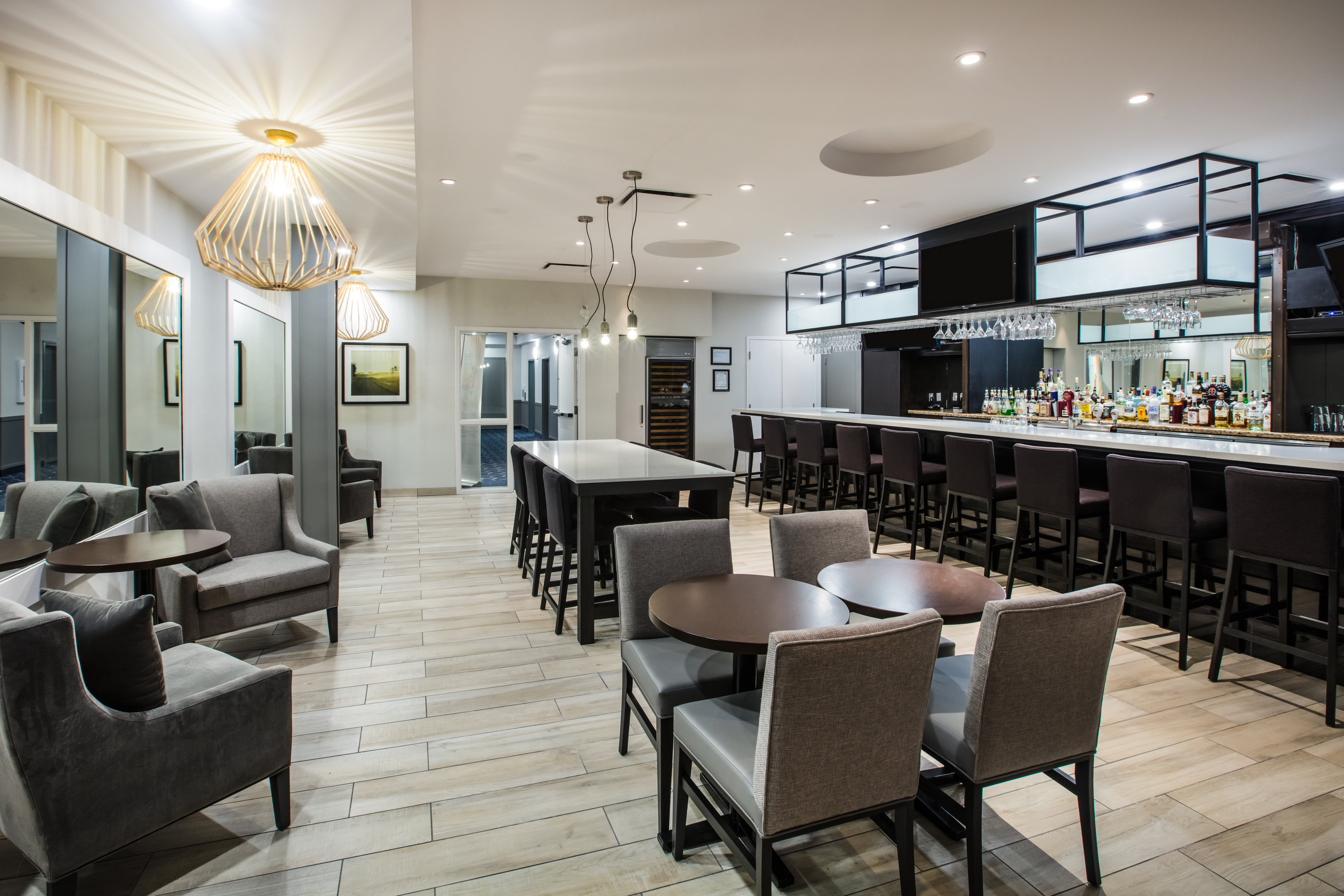 Holiday Inn Suites Grande Prairie Conference Ctr 26/41