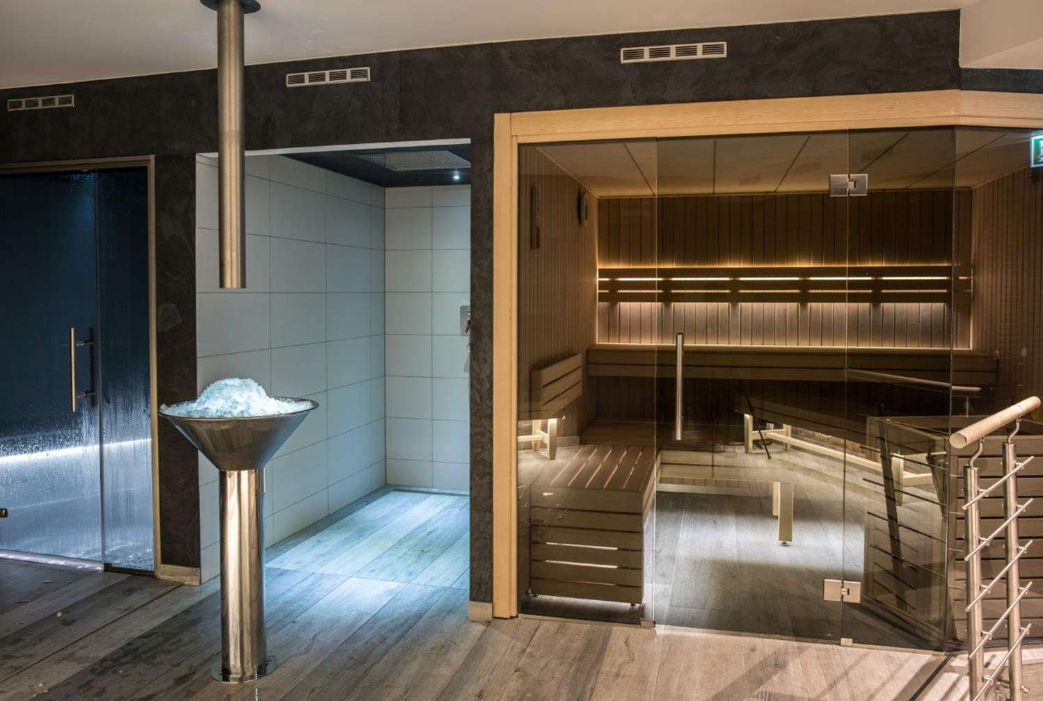 Everness Hotel and Resort 20/71
