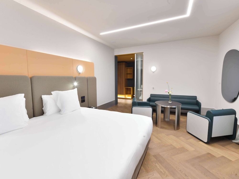 DELUXE, BAY VIEW