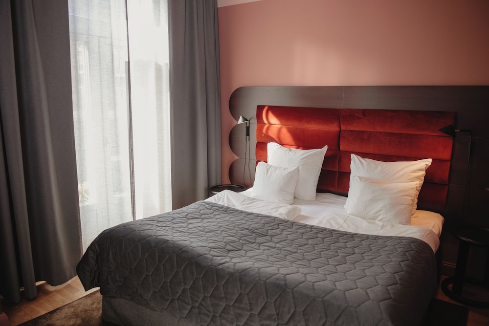 Family, King Bed, 2 Trundle Beds