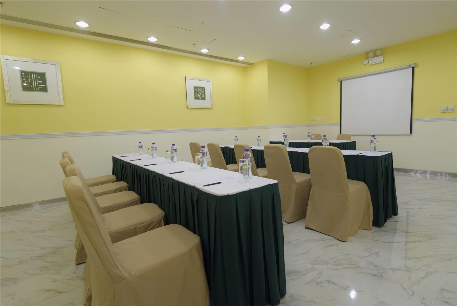 Ramada by Wyndham Hong Kong Grand View 34/36