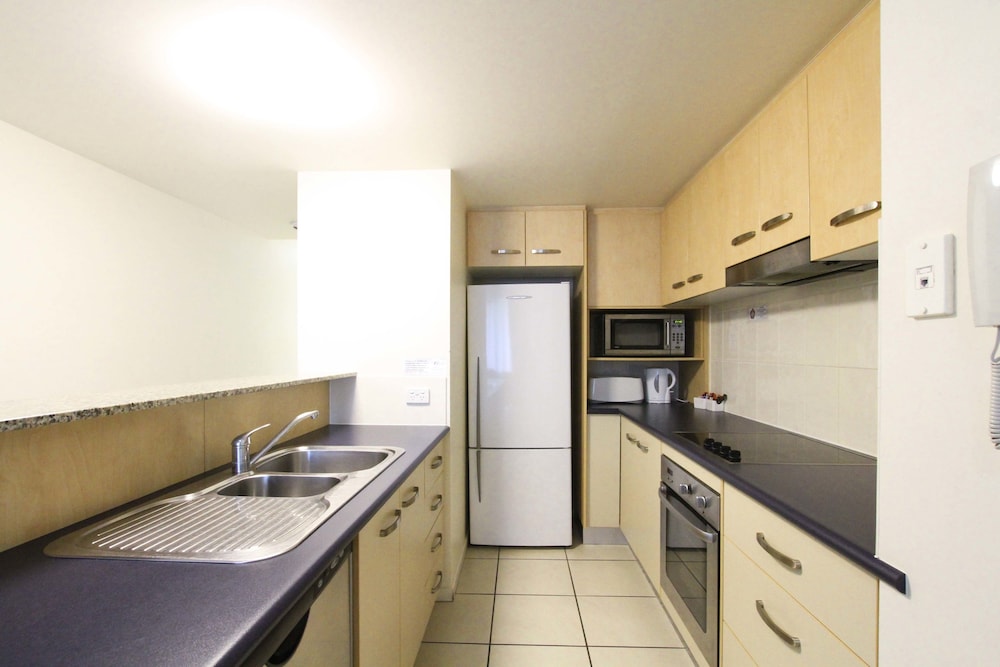 CALOUNDRA CENTRAL APARTMENT HOTEL 39/68