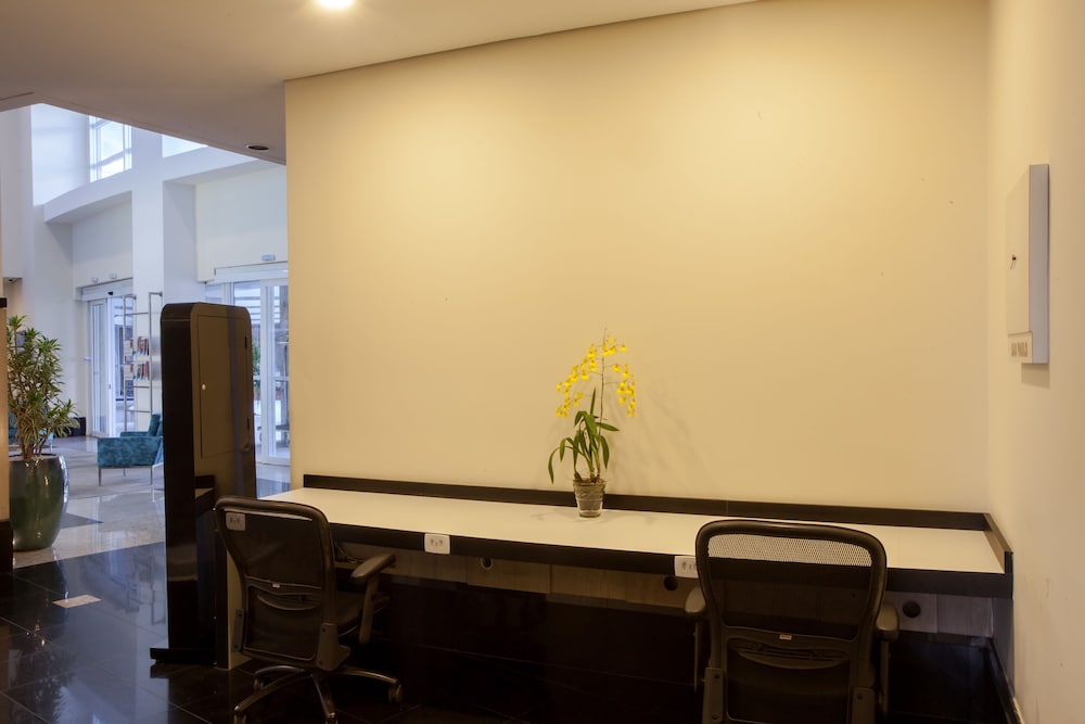 Lobby at Comfort Suites Alphaville, BARUERI