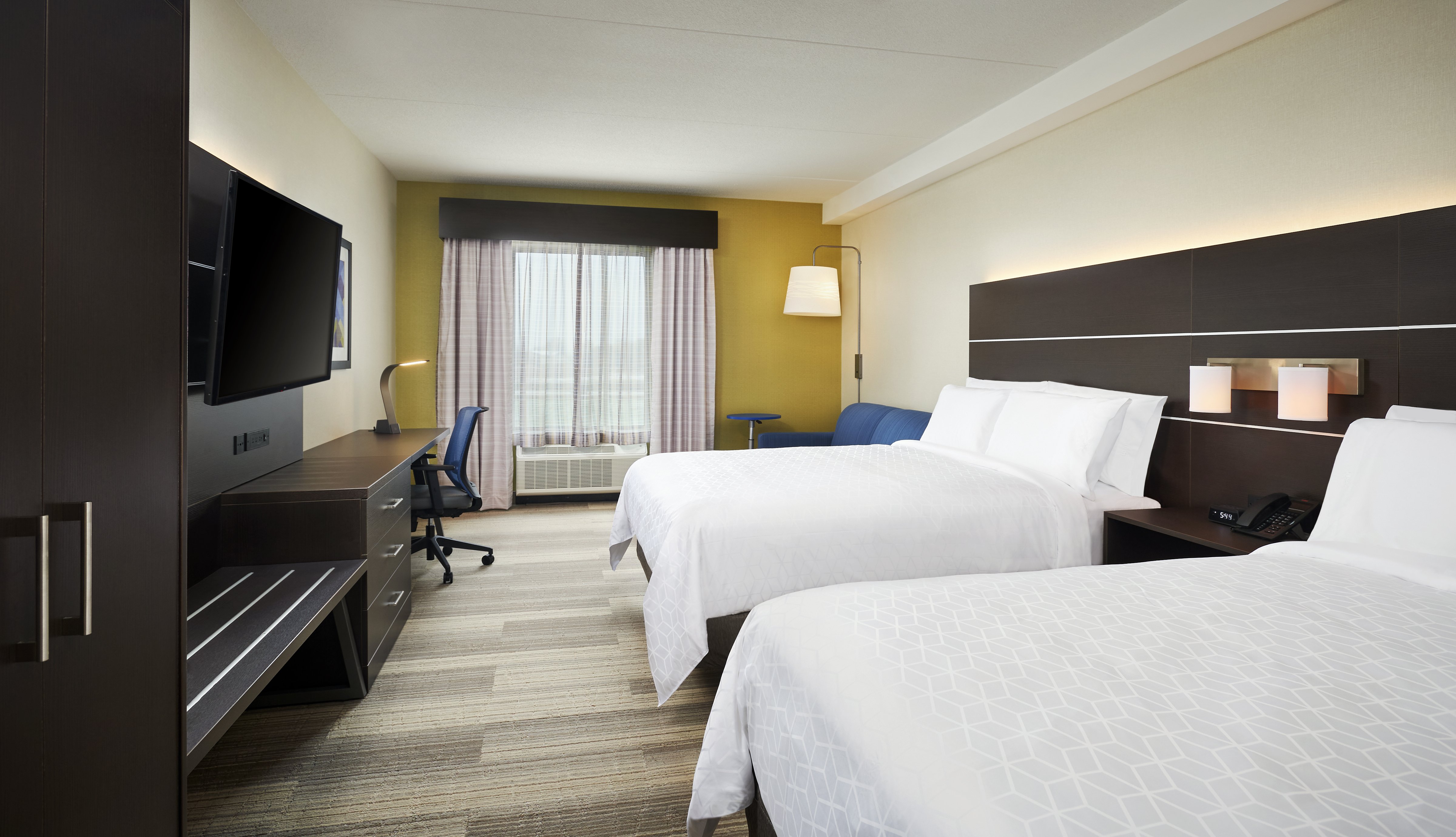 Holiday Inn Express & Suites Windsor East – Lakeshore, an IHG Hotel 16/70