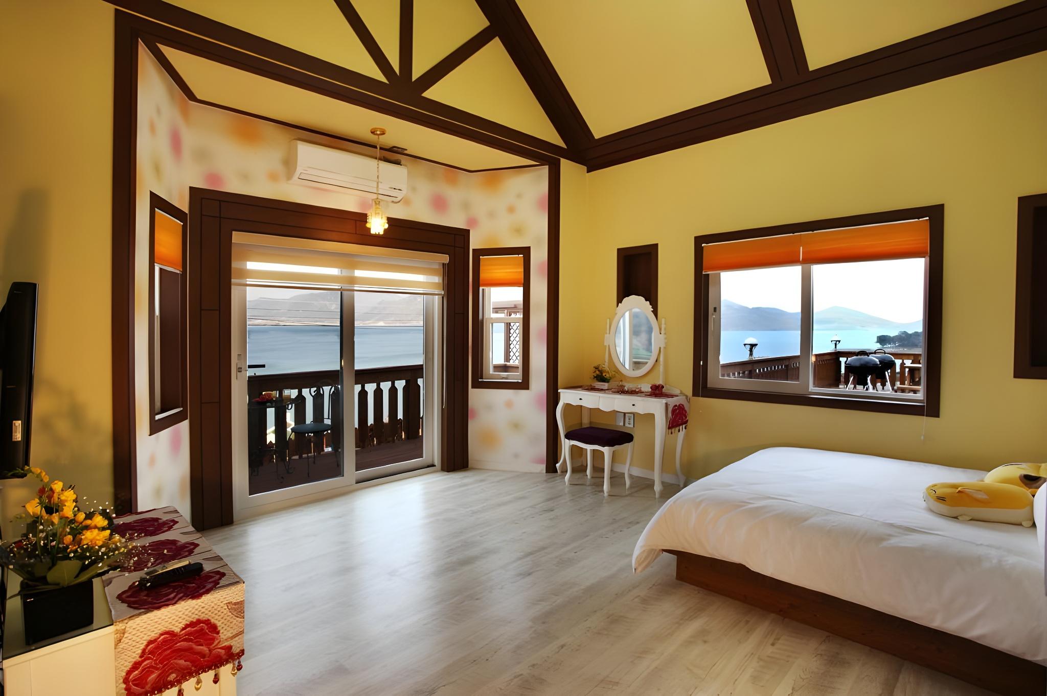 Namhae Rainbow Hill Pension 11/23