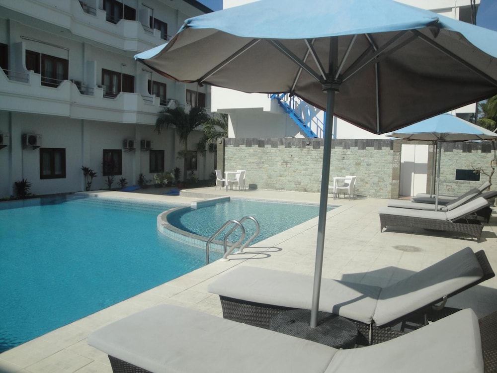 Sylvia Hotel Maumere 28/57
