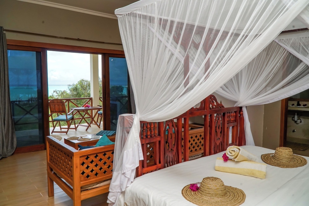 Raffia Beach Aparthotel 10/50