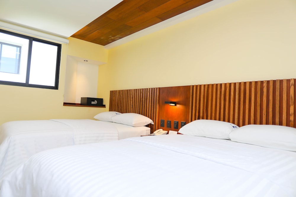 DELUXE, DOUBLE BED