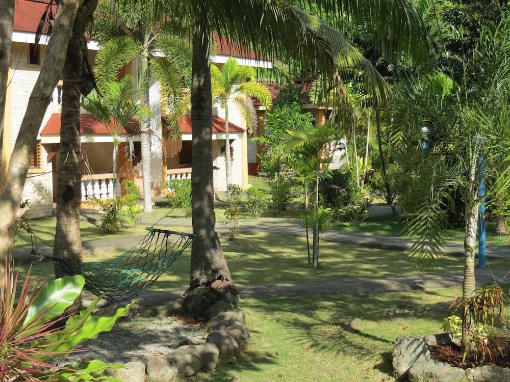 Alonaland Resort Apartelle 38/50