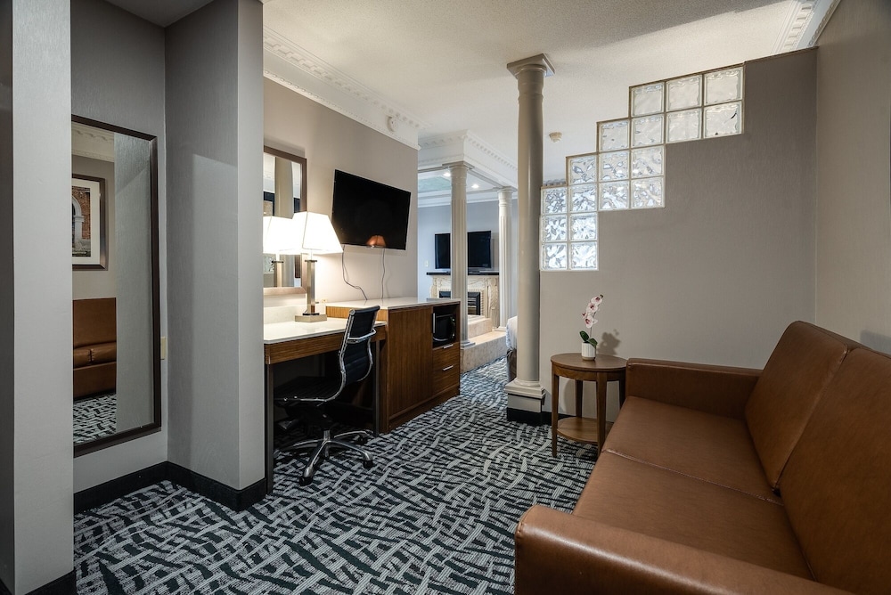 Monte Carlo Inn Toronto West Suites 46/65