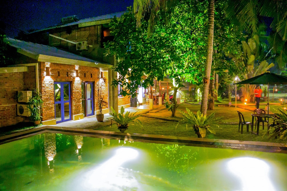 Pavana Hotel 56/63