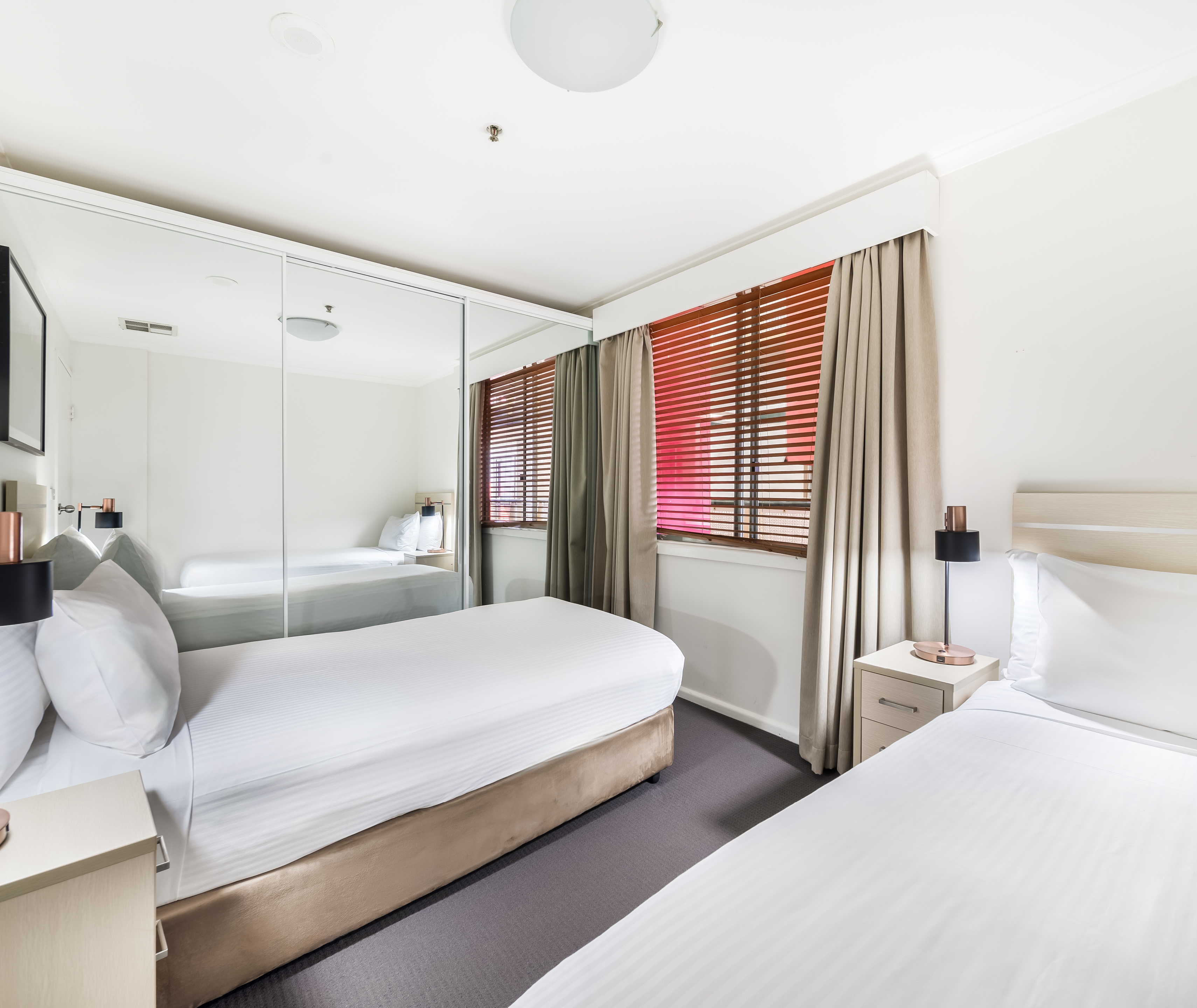 2 Bedrooms, Apartment, City Skyline View، Oaks Sydney Goldsbrough Suites 2/8