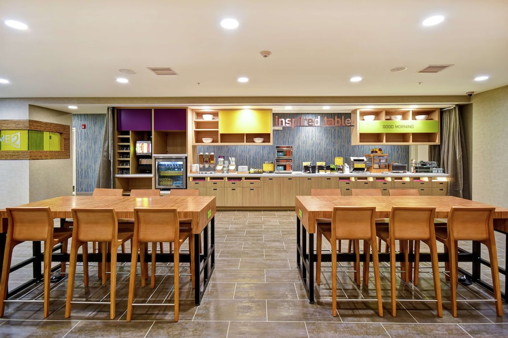 Home2 Suites by Hilton Terre Haute, IN 53/62