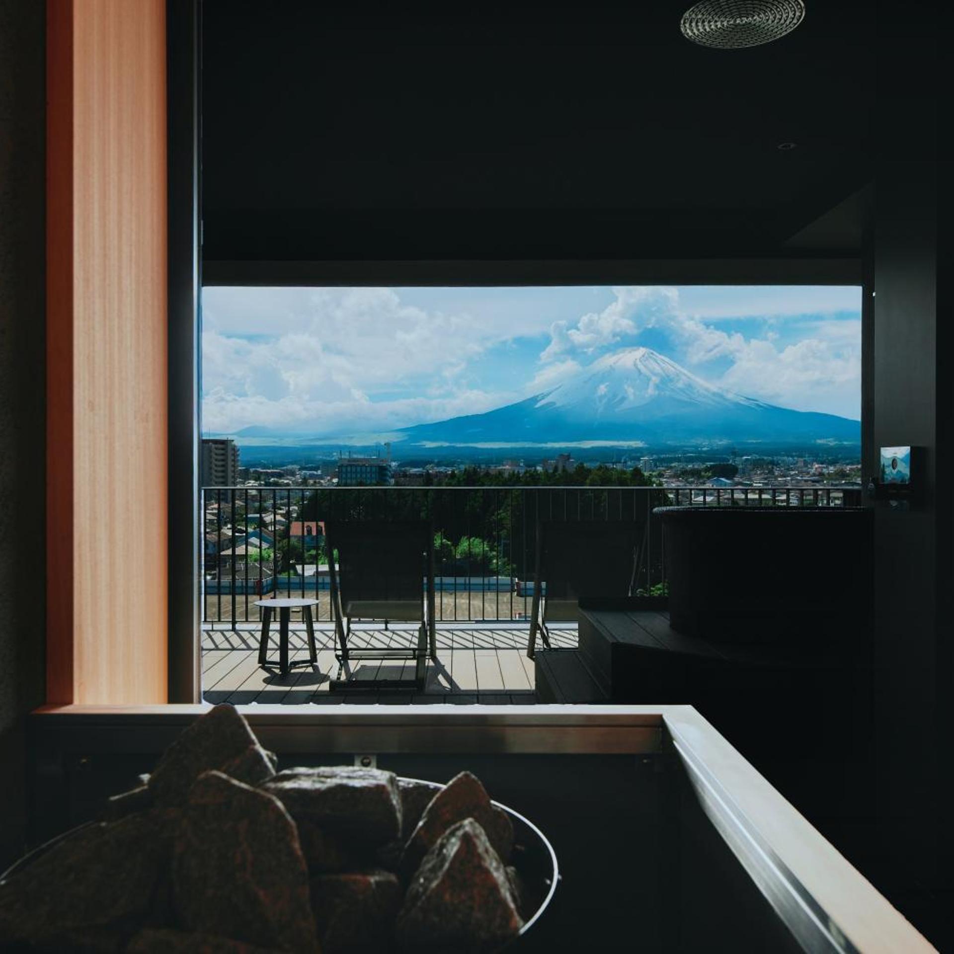 edit x seven FUJI GOTEMBA 42/50
